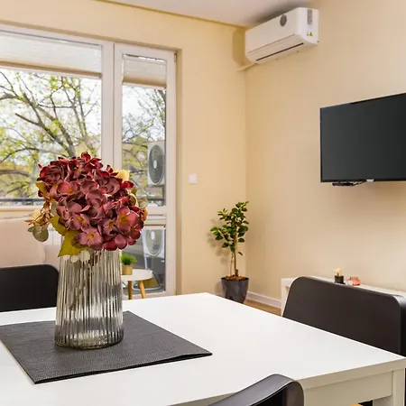 Serene Living In The Heart Of By Flat Mаnager 普罗夫迪夫